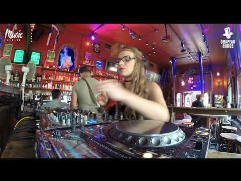 KAO OUI | Chapeau Rouge Prague