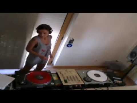 Analodjica ::: Home Sessions #10 ::: Fri 07 2011