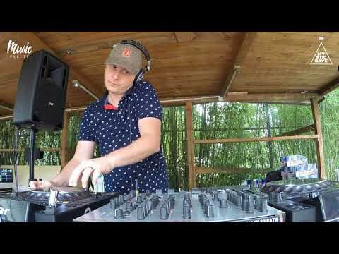 Mike Corner | Music Please