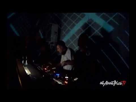 SAM SPARACIO b2b MONTORO Only Ibiza at B12 Gallery Ibiza © AllaboutibizaTV