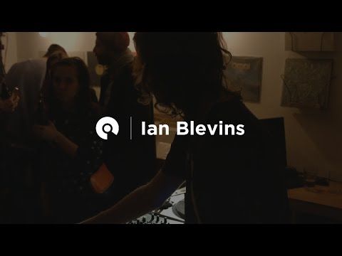 Ian Blevins @ Wax Hounds - Berlin (BE-AT.TV)