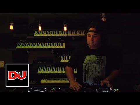 Avision Live DJ Set From His Home Studio For DJ Mag House Party