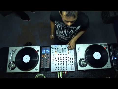 Jesus Riaño & Alejandro Fernandez (Zulo Room)