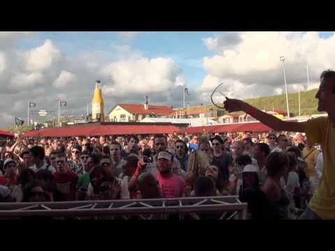 Artento Divini Playing B65 @ Luminosity Beach Festival 2011 Day 1 Part 2