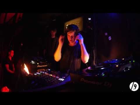 ISHTAR VS DIE CLIQUE ● LA FORZA /SLASH9.TV