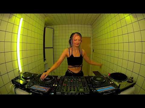 AISHA | HÖR - Mar 14 / 2023