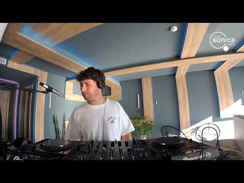 Listen to isbel live streaming. 18/05/20