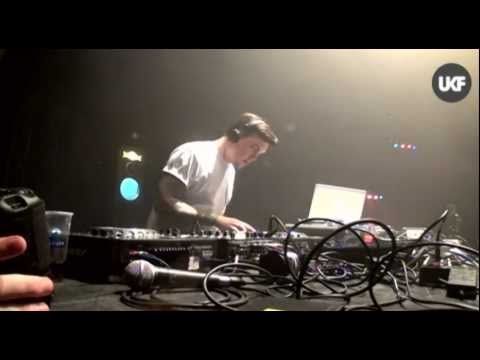 UKF vs RAMPAGE @ Lotto Arena Antwerp: Boy Kid Cloud & MC Linguistics