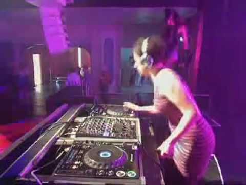Abigail Bailey - CLUBMOMENTS with Radio4by4