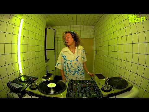 Love On The Rocks - tINI | HÖR - Jun 1 / 2023