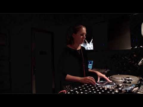 4 4 w/ Sophie Lloyd - 09.07.19