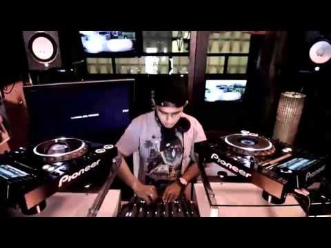 Jorge Flores en el MODULO-102 ZE
