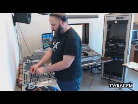 Prosumer in TweakFM (Ostgut Ton)