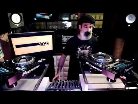 Alex Arnout en el MODULO-102 ZE