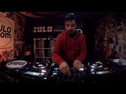Moya (Zulo Room)