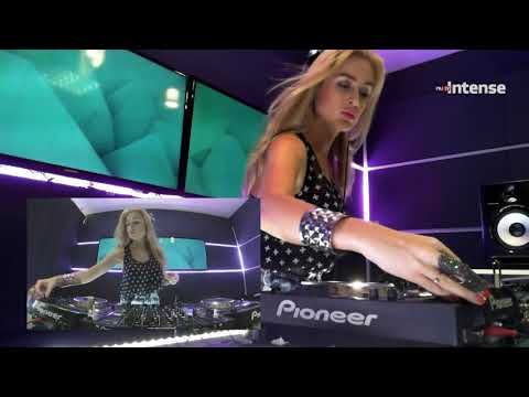 Live @ Radio Intense 04.06.2014 - Amely